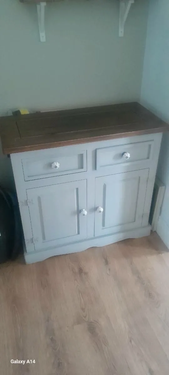 Dresser - Image 1
