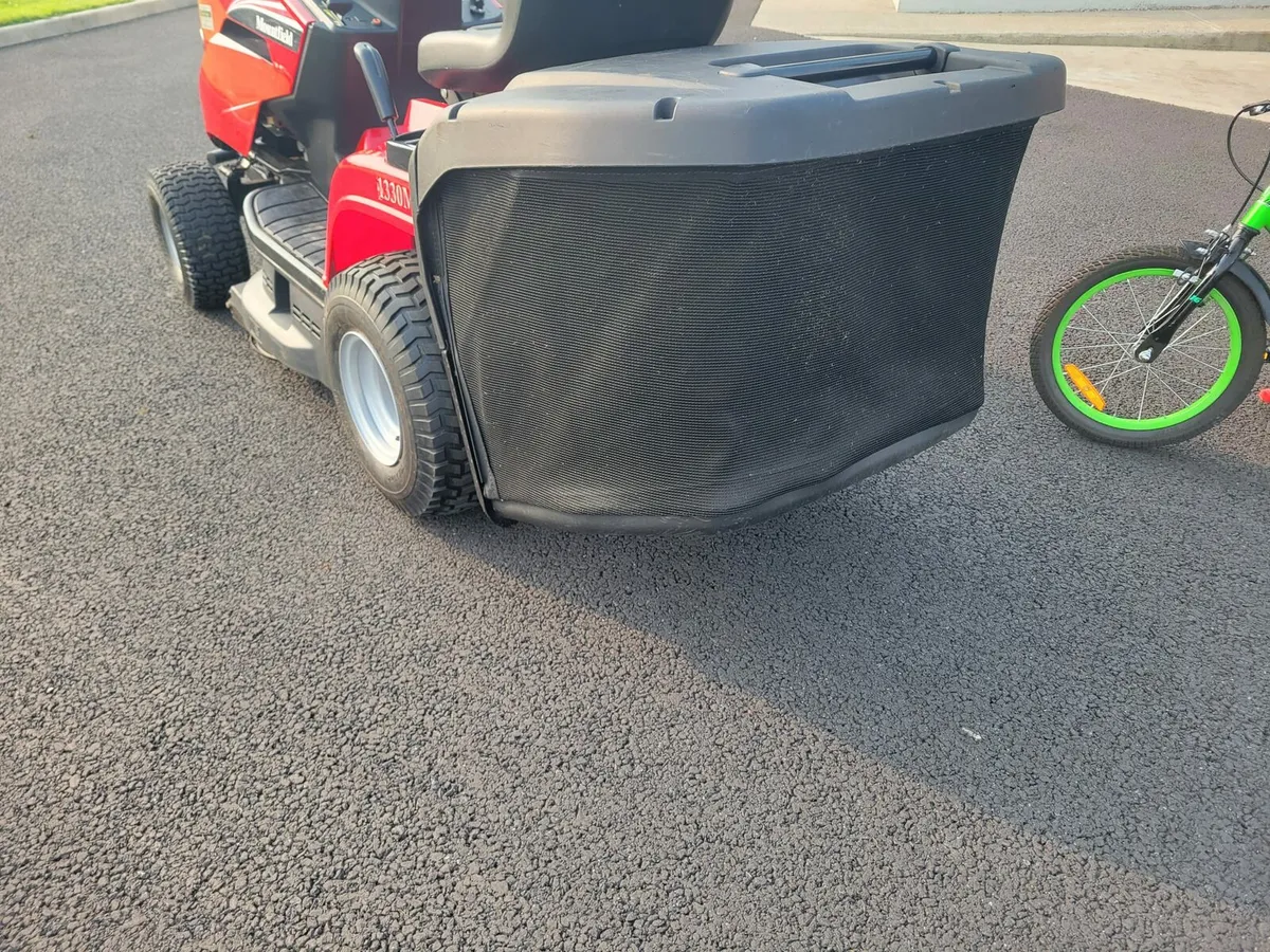 Mountfield 1330M Ride on Tractor Mower - Image 2