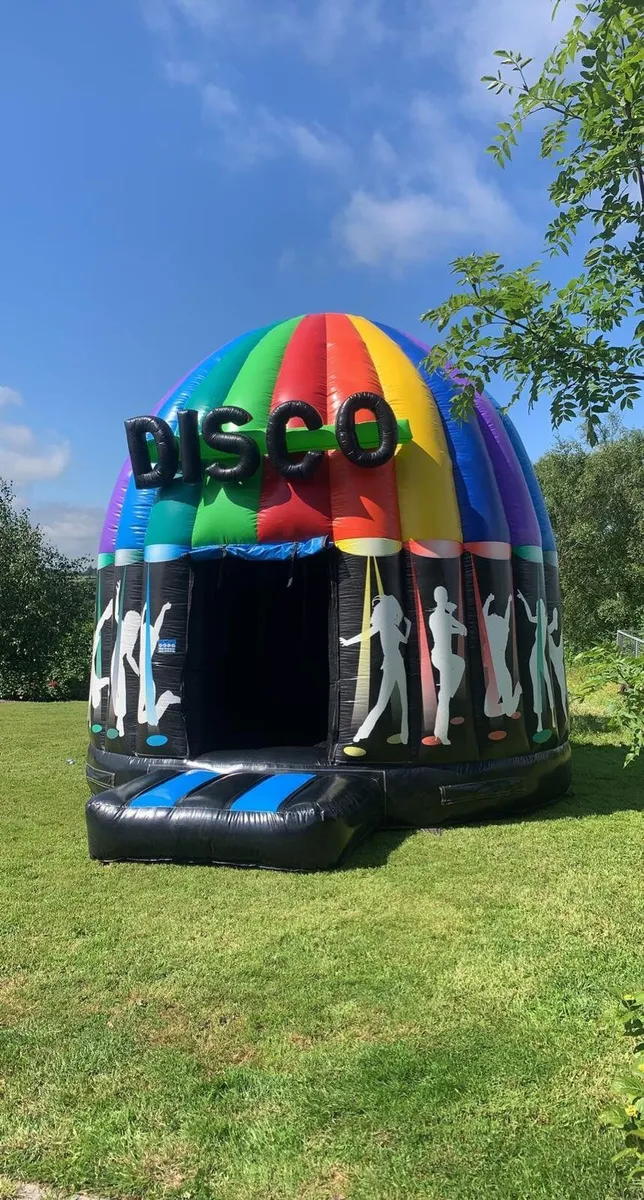Bouncy castles - Image 1