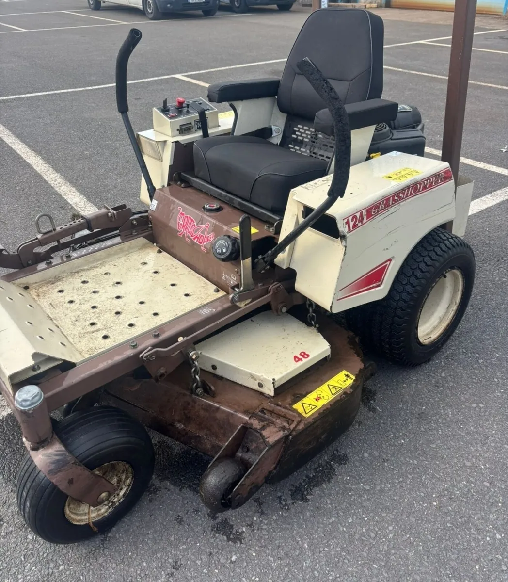 ZERO TURN COMMERCIAL - Image 4