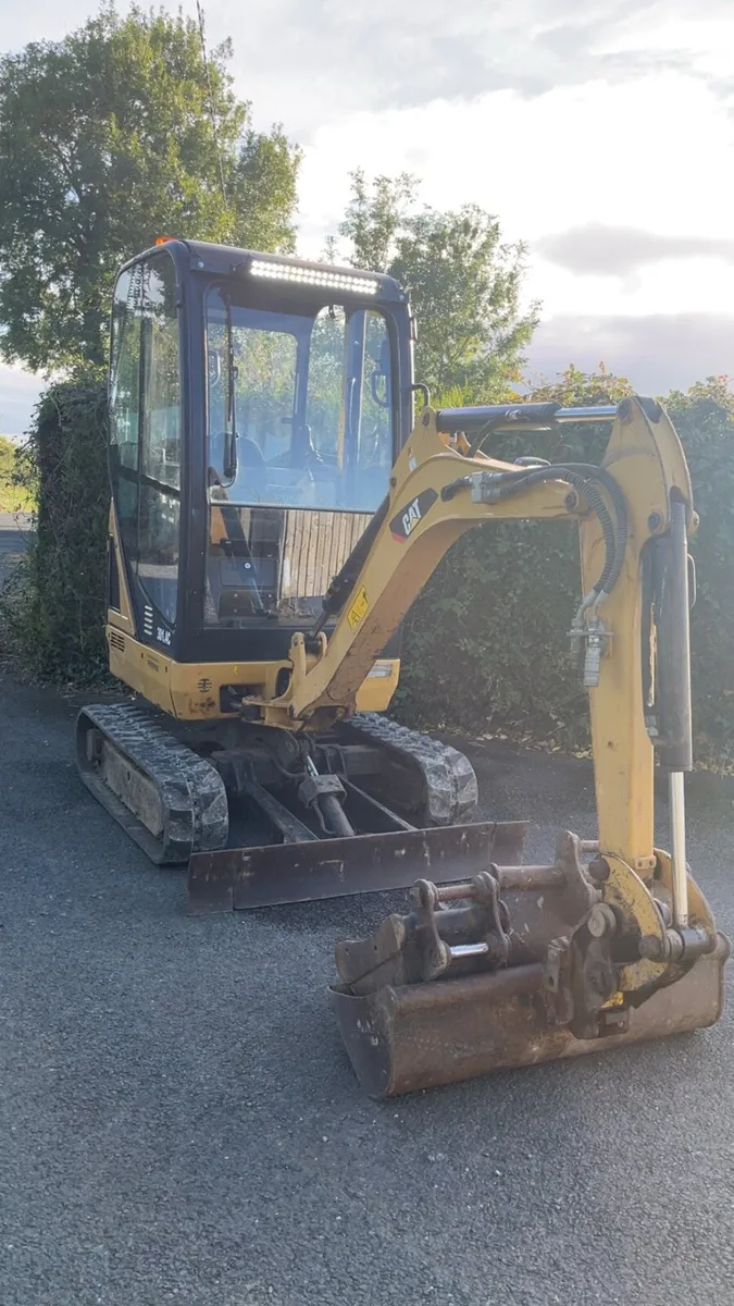Mini digger - Image 2