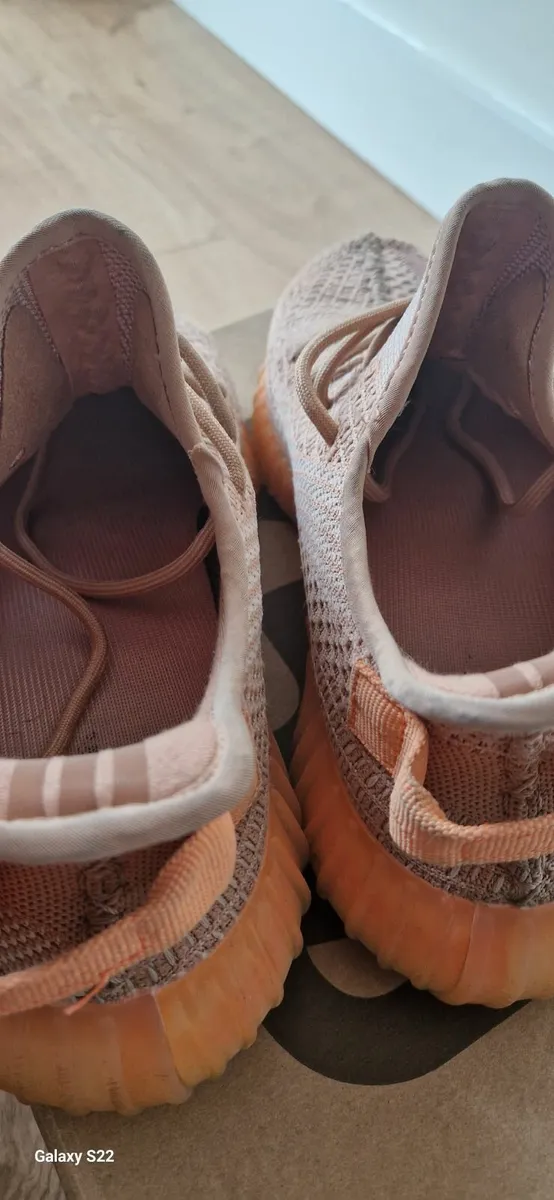 Yeezy Boost 350 - Image 4