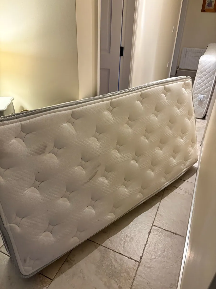 2 x single beds and 2 x single matress - Image 1