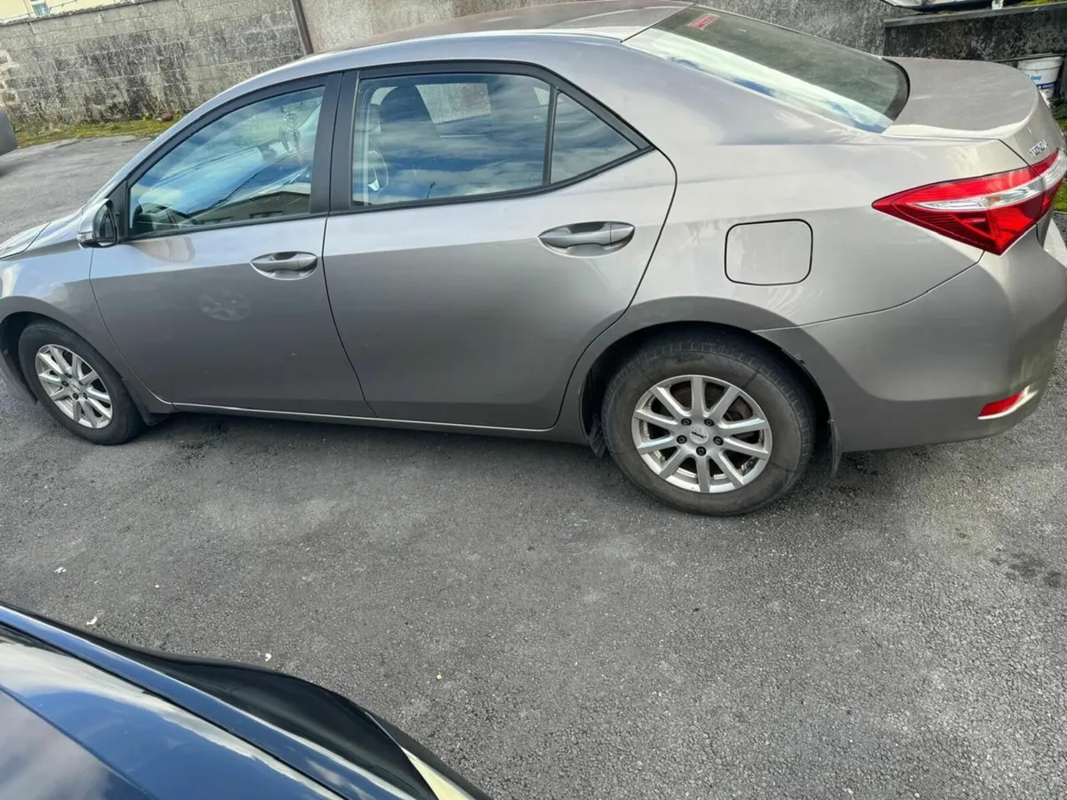 Toyota Corolla 2015 - Image 1