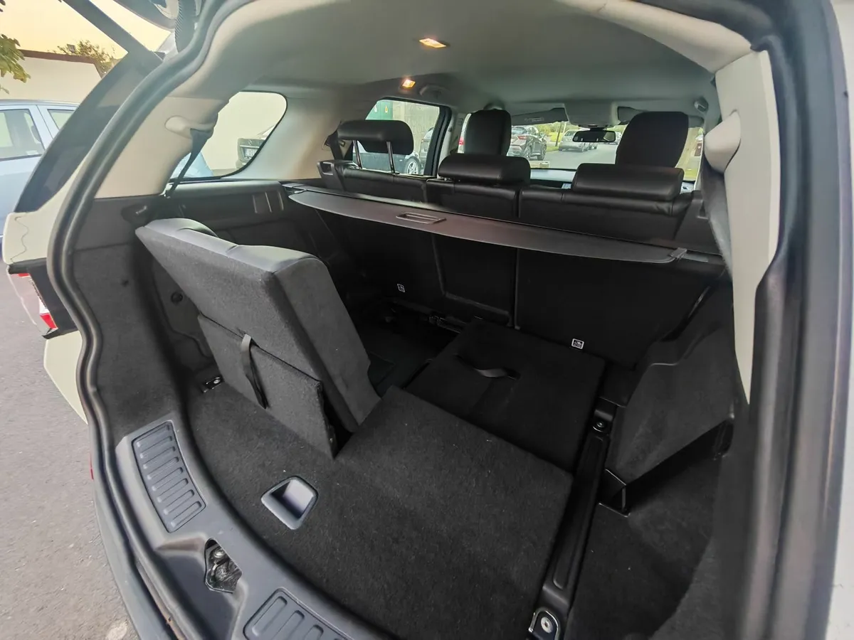 Land Rover Discovery Sport 2017 - Image 2