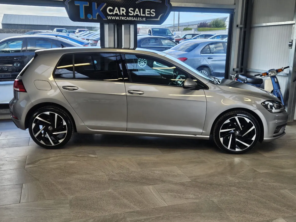 18 VOLKSWAGEN GOLF 1.6 DIESEL TRENDLINE - Image 4