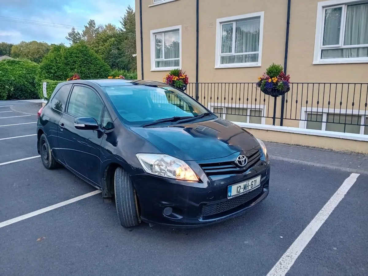 Toyota auris van tax/tested - Image 1
