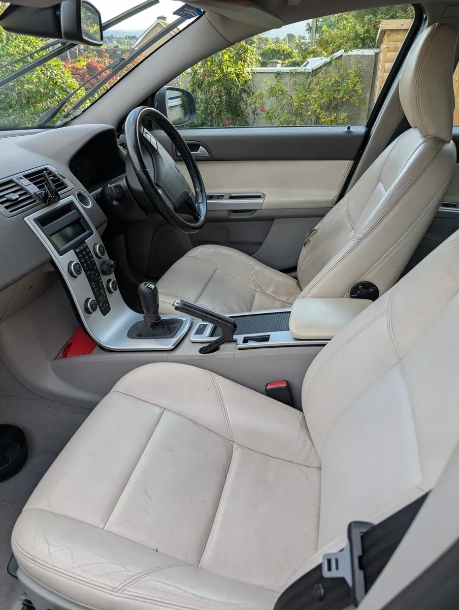 Volvo V50 2010 - Image 4