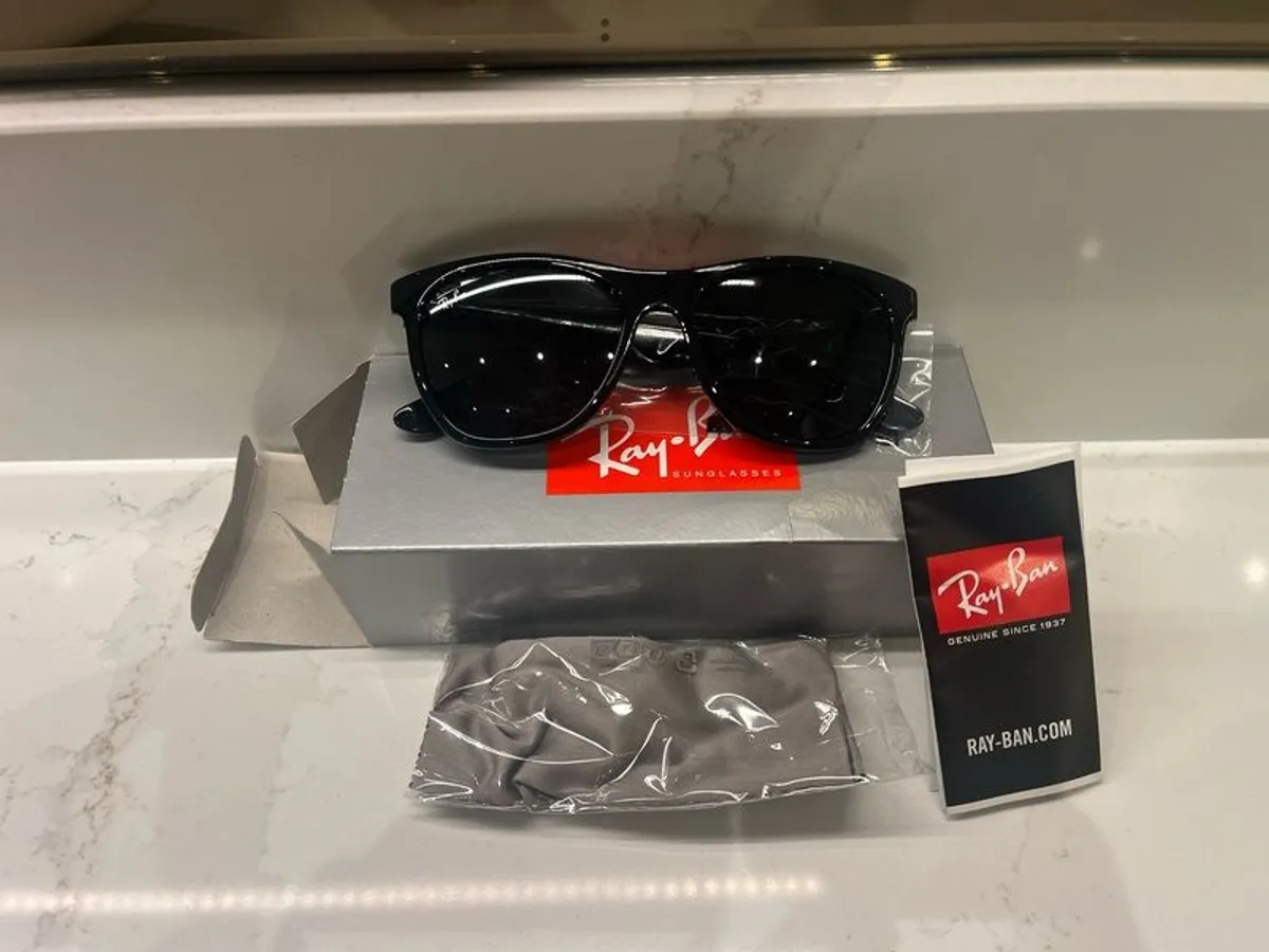 ray ban new there 205 to buy never put on dropping price to sell 80 - Image 1