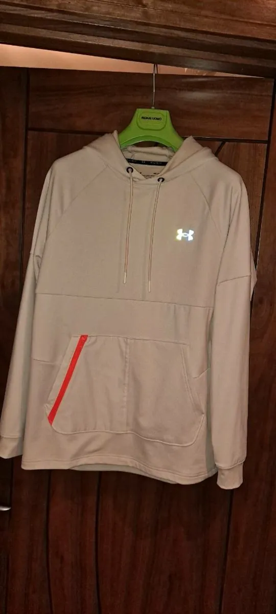UnderArmour Light Hoddie - Image 1