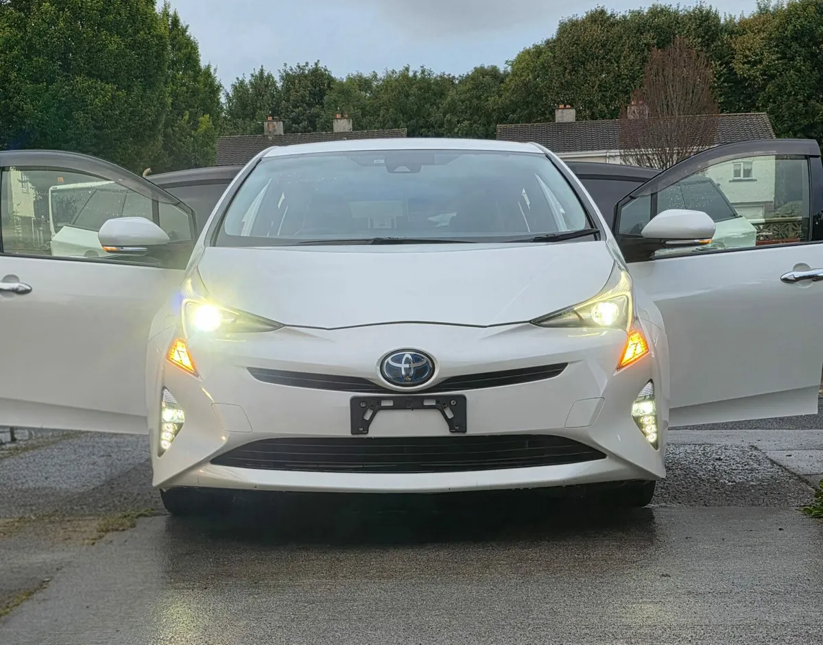 2016 Toyota Prius Hybrid – Japanese Import, Excel - Image 1