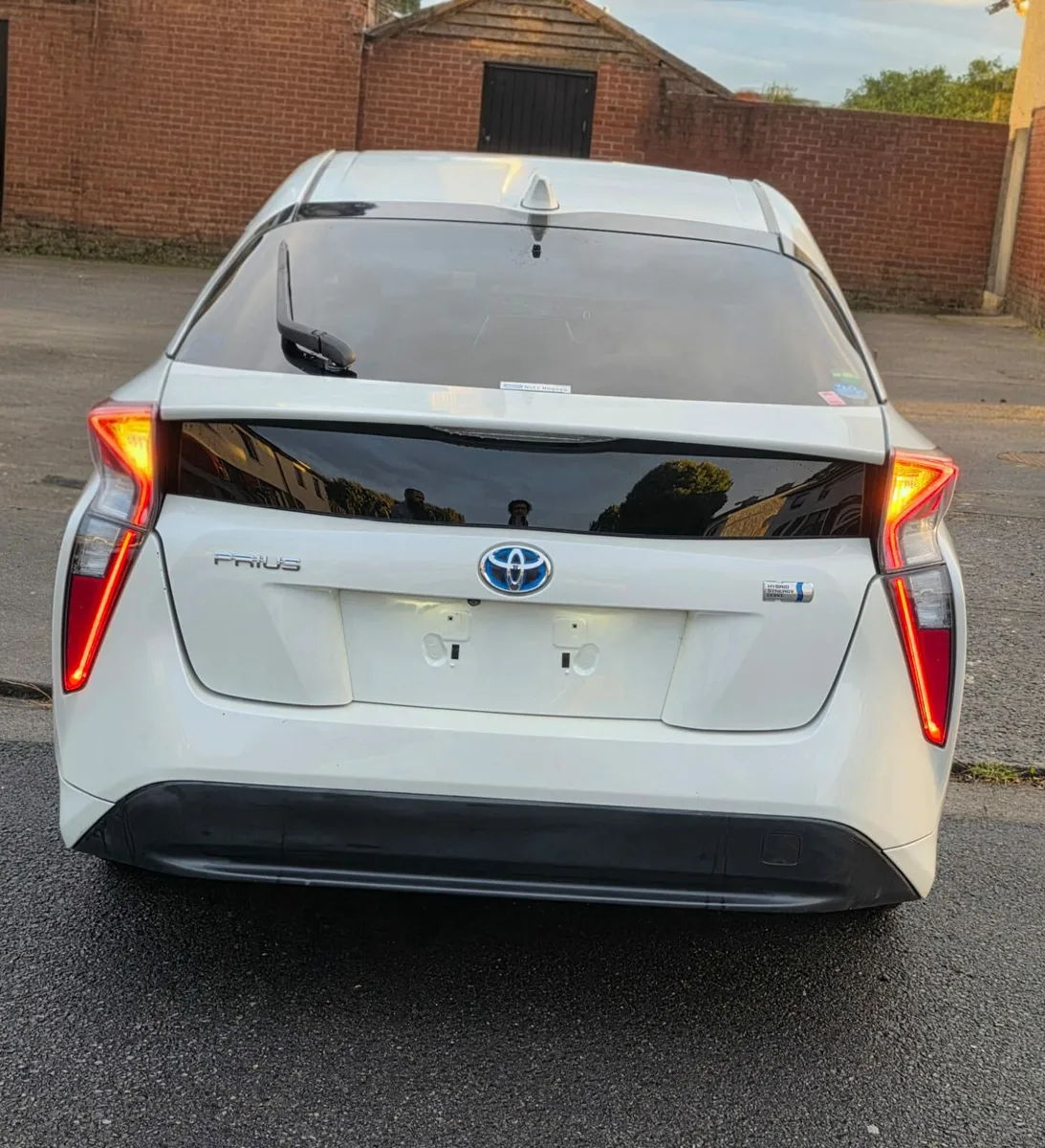 2016 Toyota Prius Hybrid – Japanese Import, Excel - Image 3