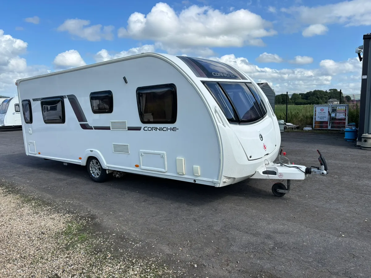 2012 Swift 584 island bed - Image 3