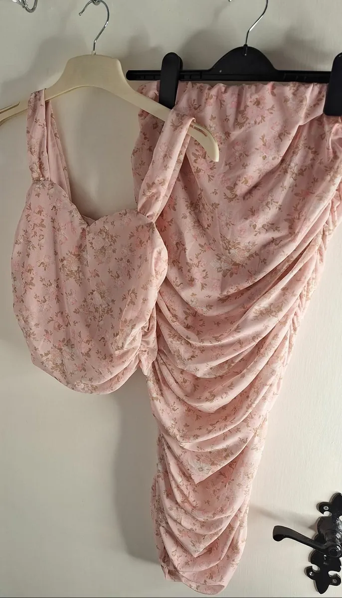 Clothes - Image 3