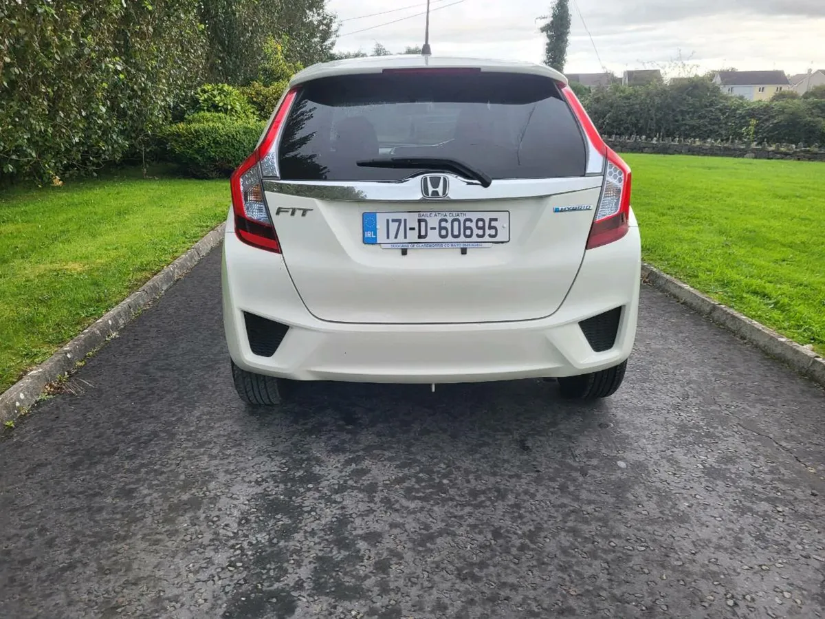 HONDA FIT  AUTOMATIC   HYBRID - Image 3