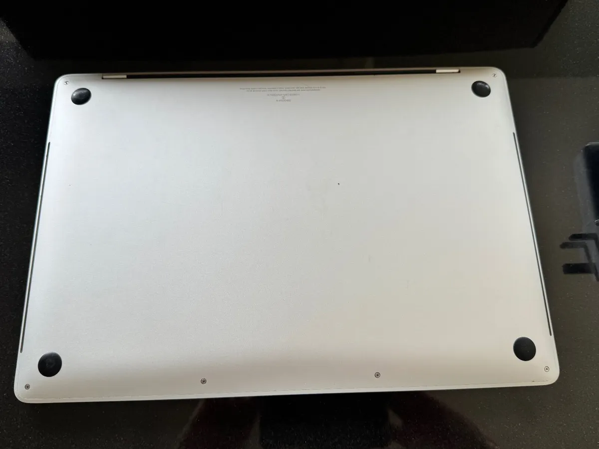 Apple MacBook Pro 15.4" TouchBar -500GB SSD, 16GB - Image 2