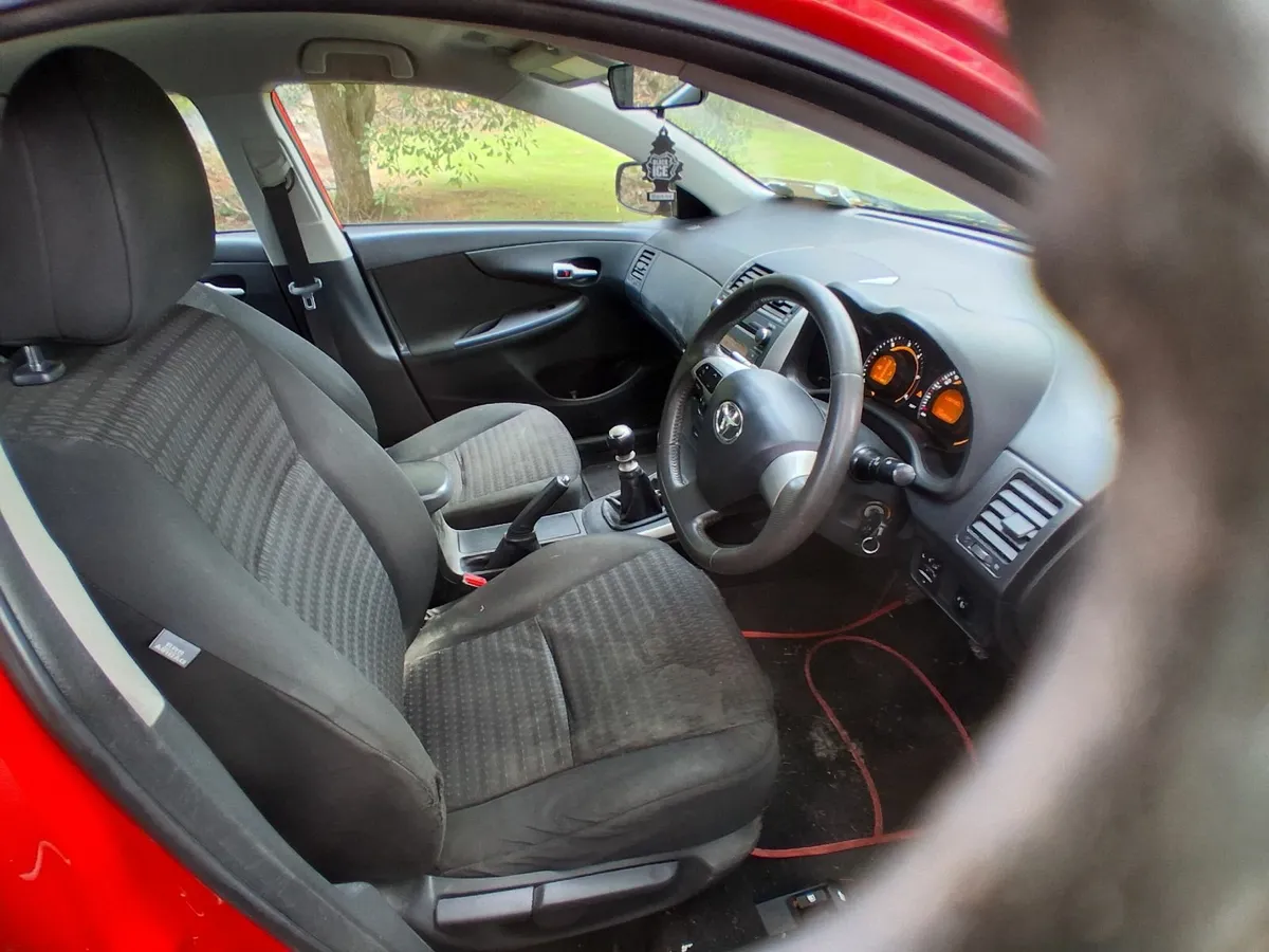 Toyota Corolla 2011 - Image 3