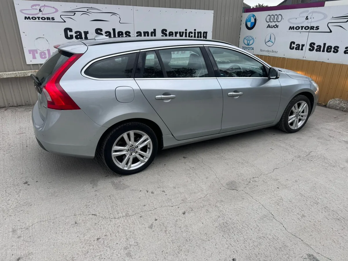 131 Volvo V60 1.6D Low Miles Warranty - Image 4