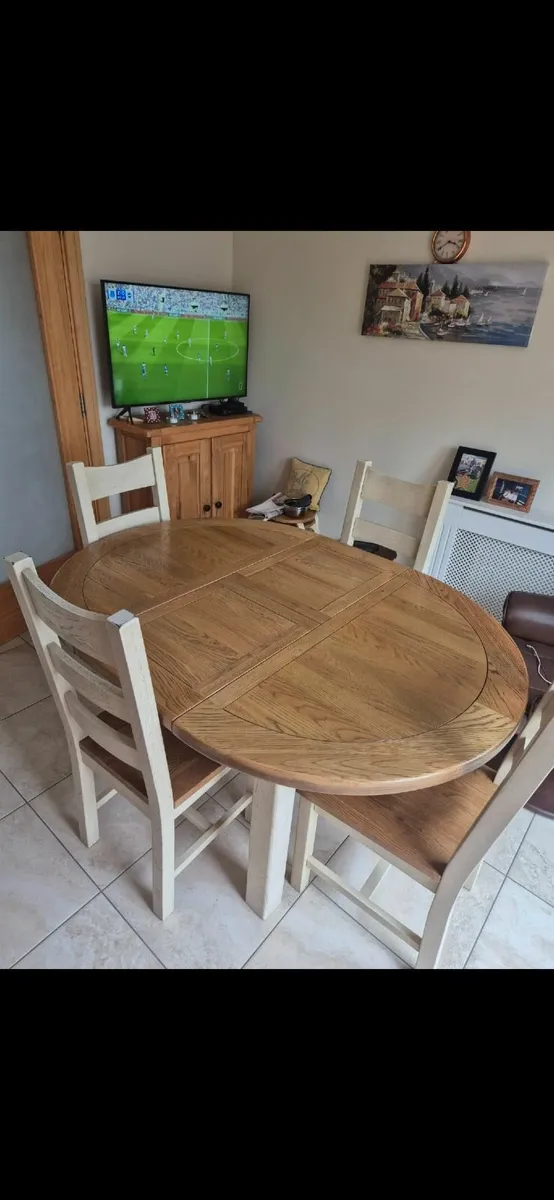 Solid wood table and 4 chairs - Image 2