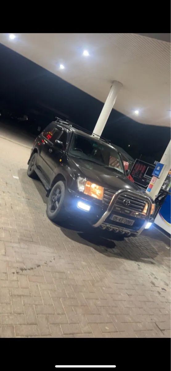 Toyota Land Cruiser Amazon - Image 2