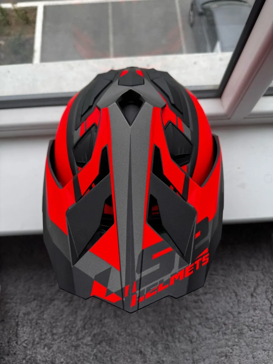 LS2 Explorer Adventure Helmet - Image 4