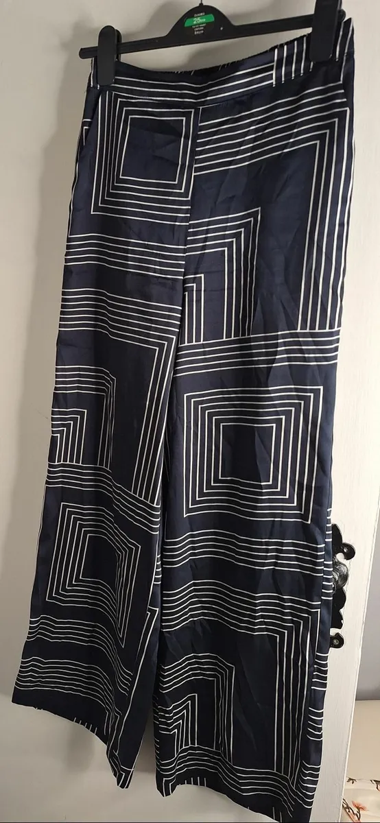 Clothes - Image 4