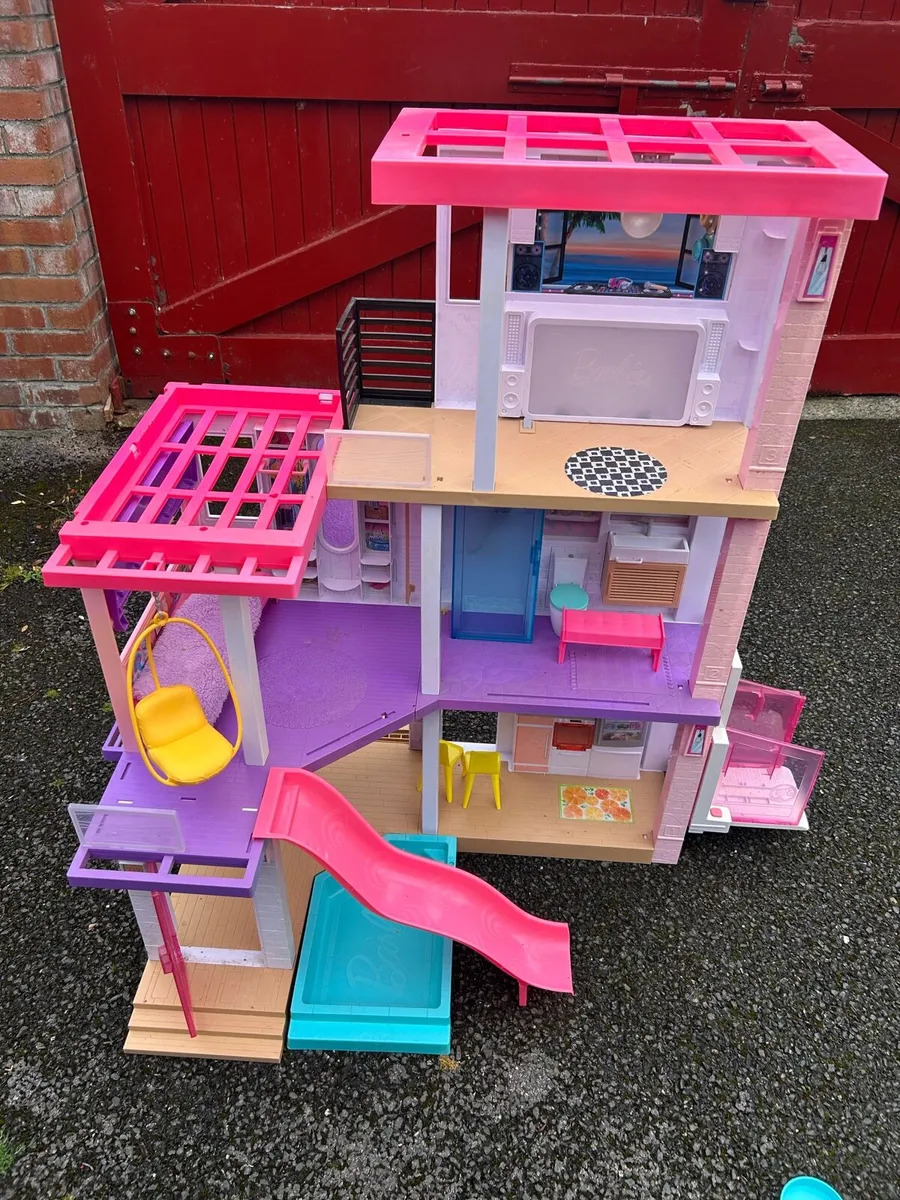 Barbie dream house