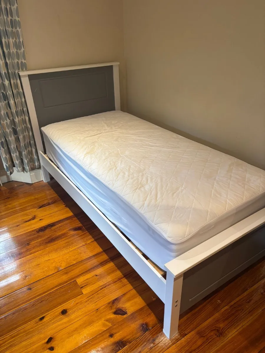 Bedroom furniture - Image 2