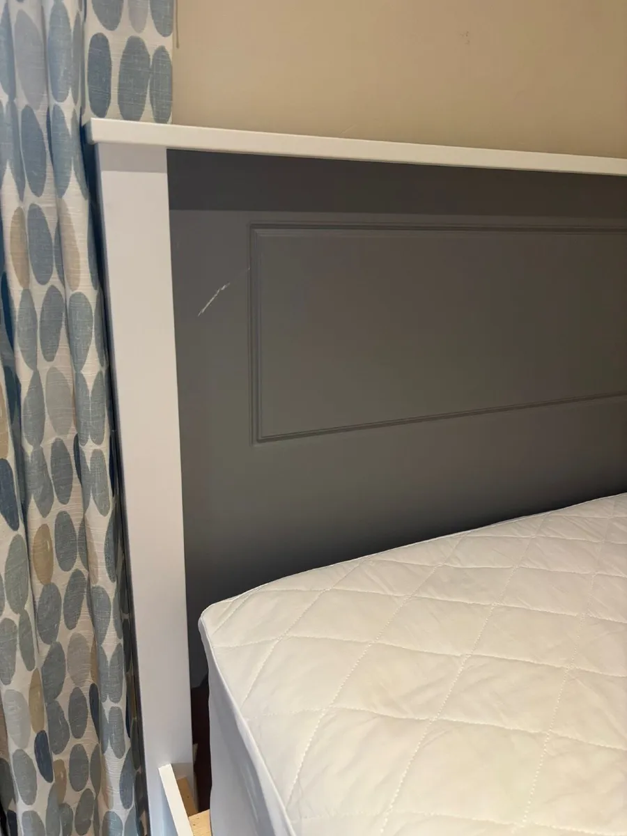 Bedroom furniture - Image 4