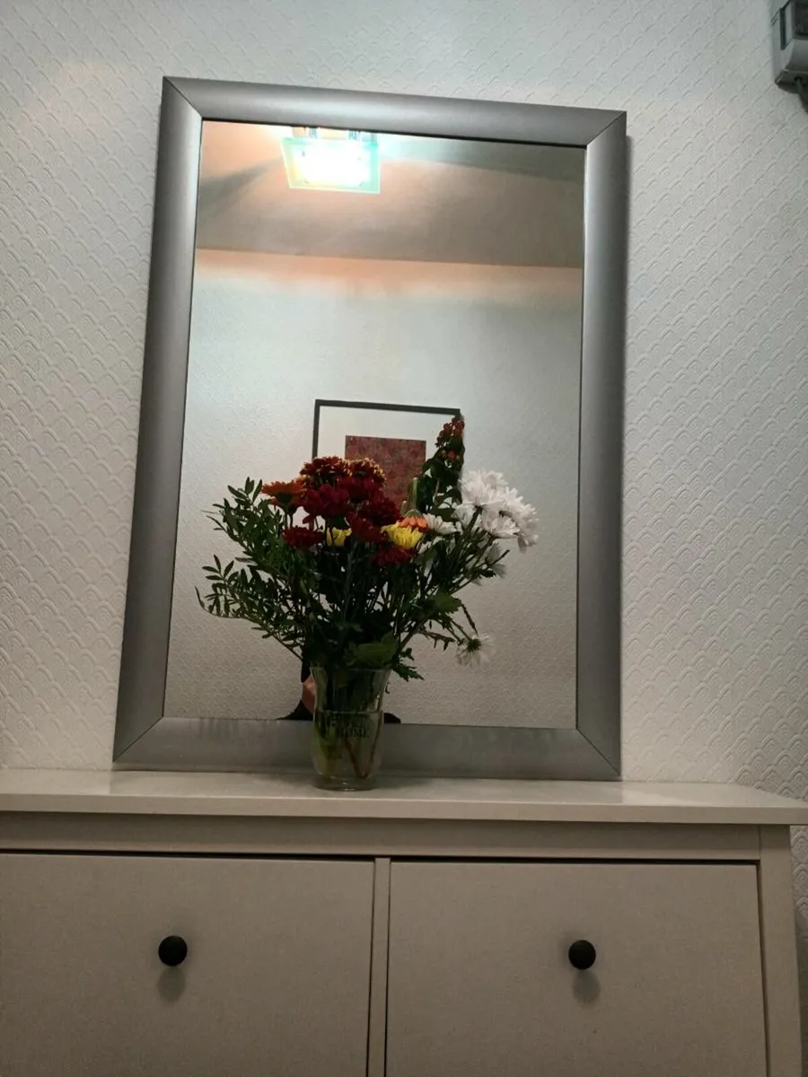 Mirror and shoe storage unit - Image 4