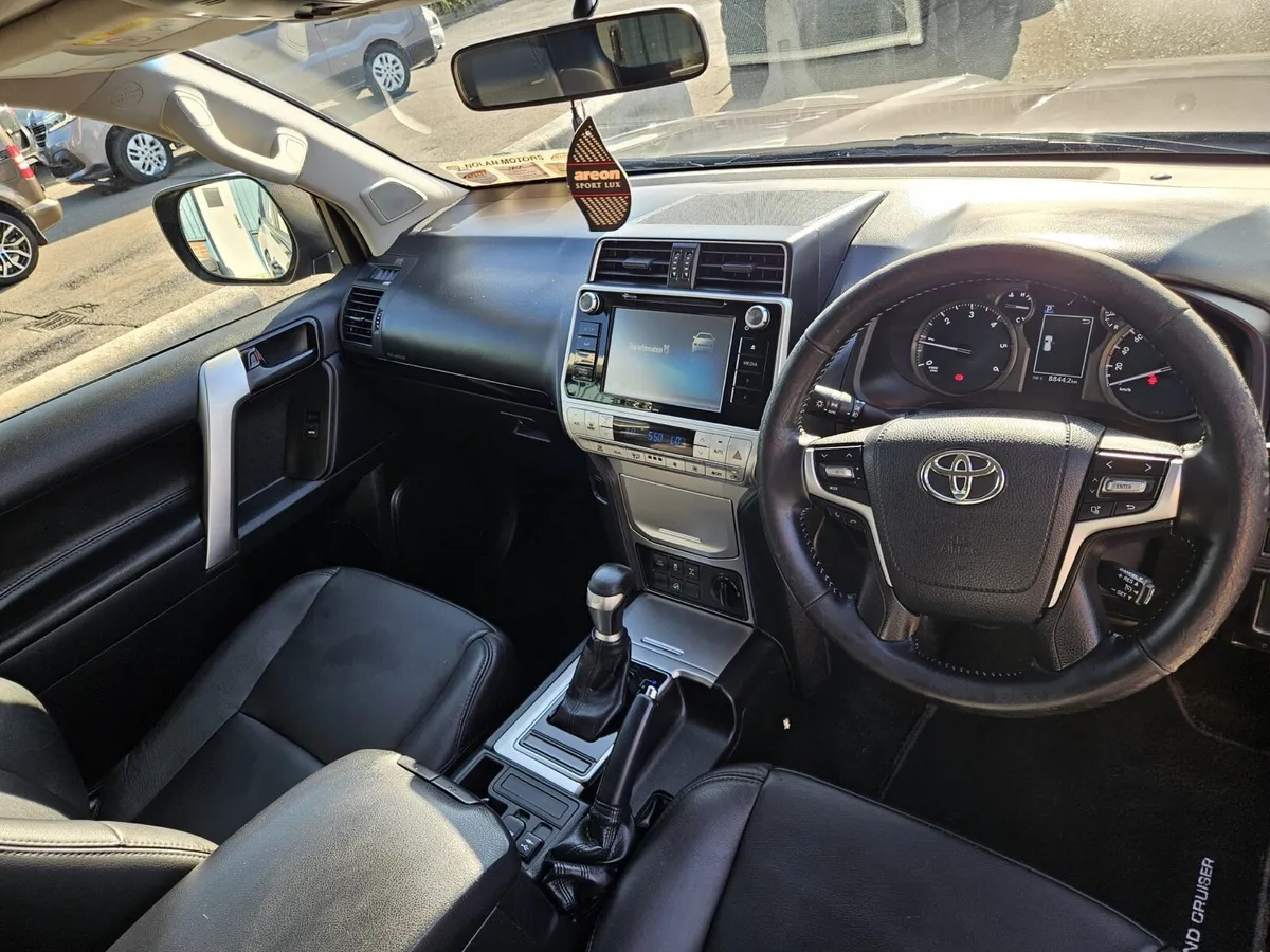Toyota Land Cruiser - Image 3