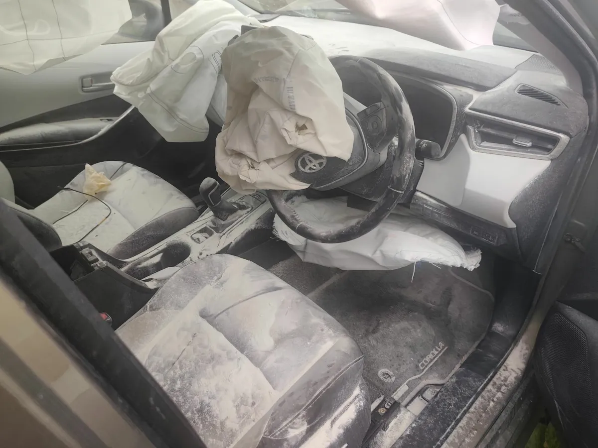 222 toyota corolla - Image 2