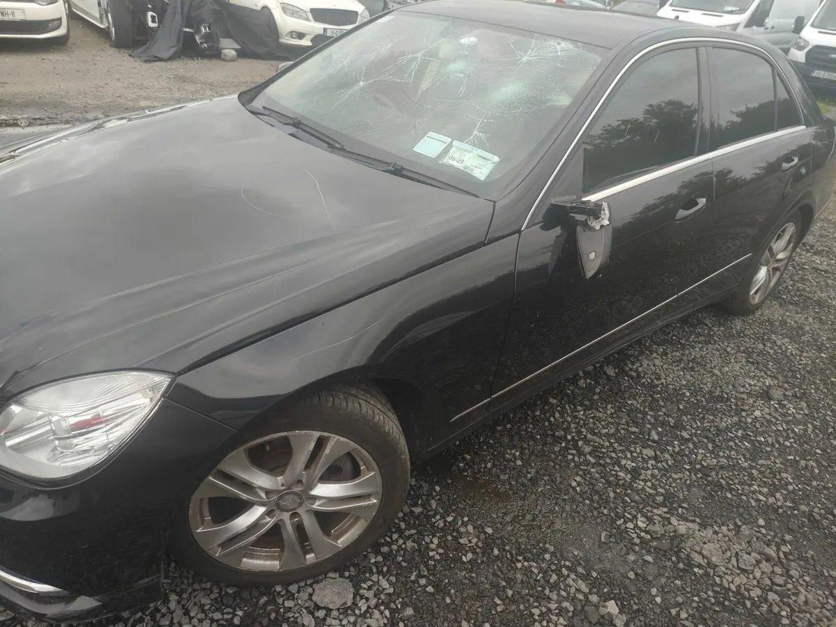 2013 mercedes e200 - Image 4