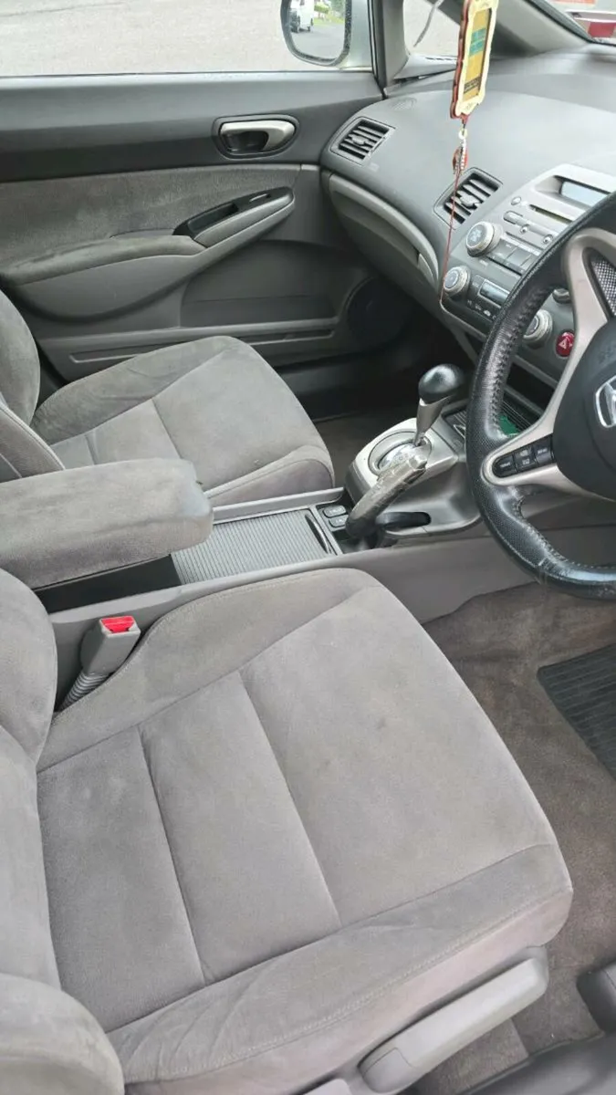 Honda Civic 2008 Automatic 3250€ - Image 4