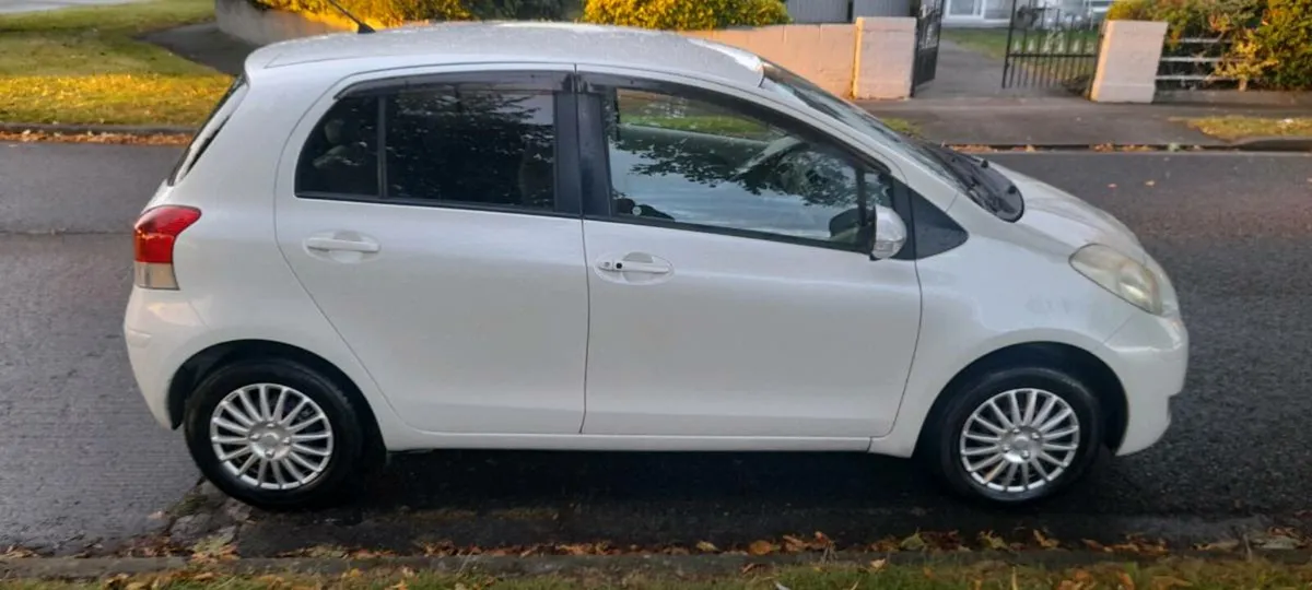 Toyota yaris /vitz 2010 automatic nct 08 26 - Image 1
