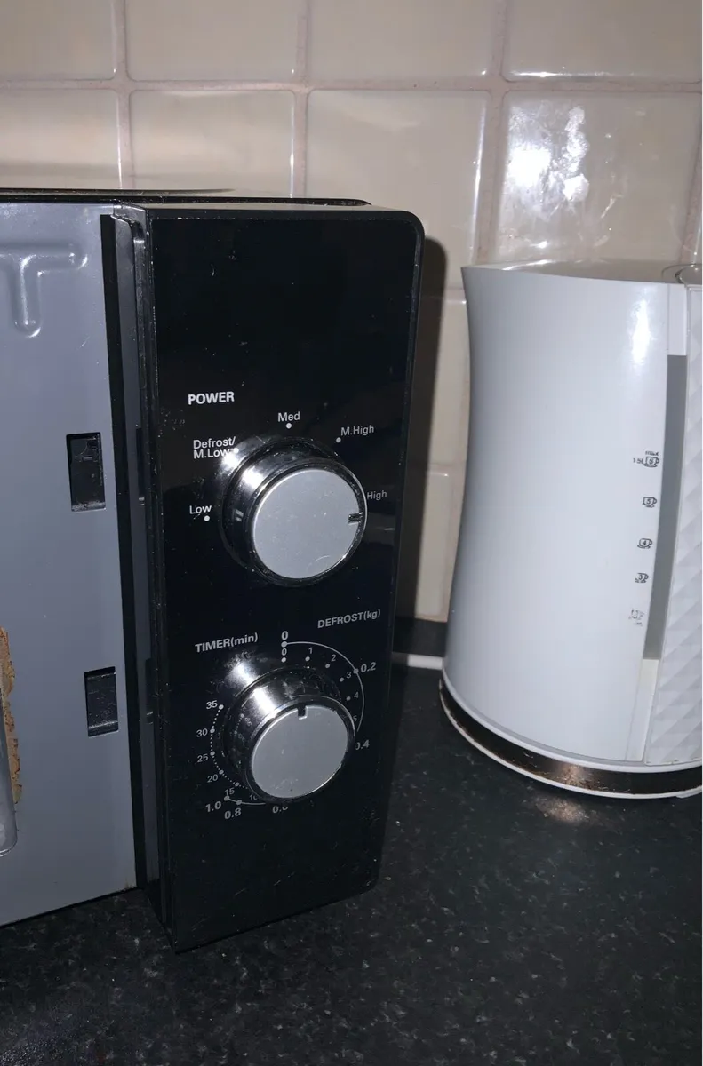 Russell Hobbs microwave - Image 2