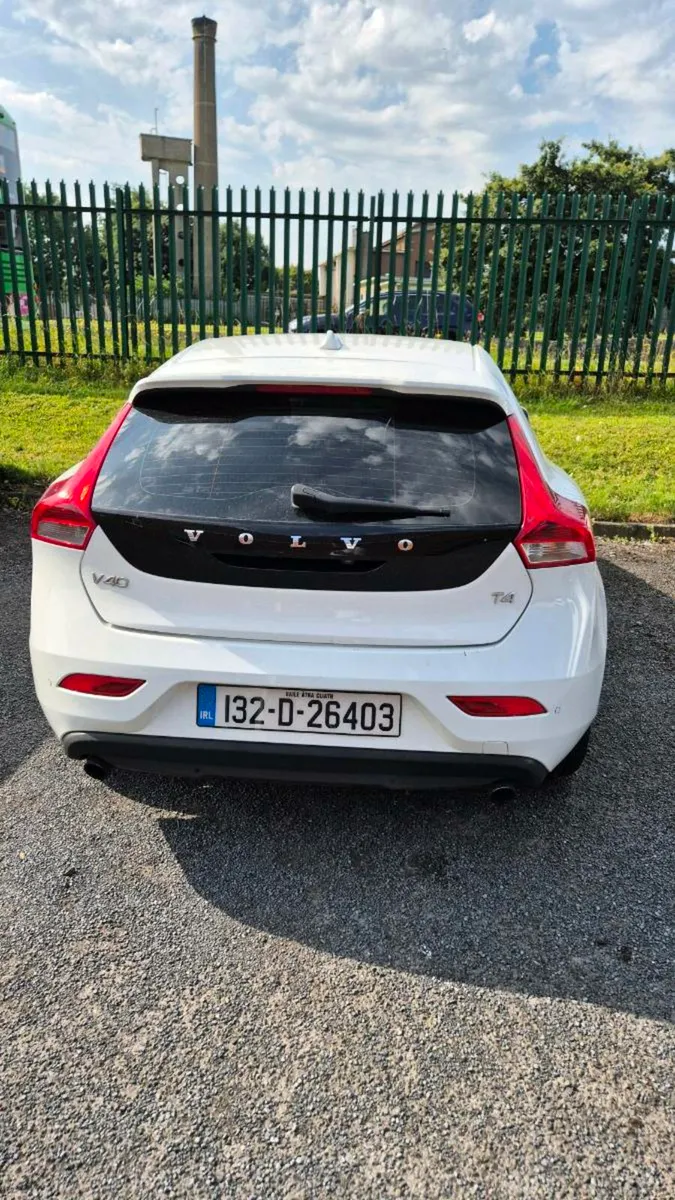 Vovlo v40 - Image 2
