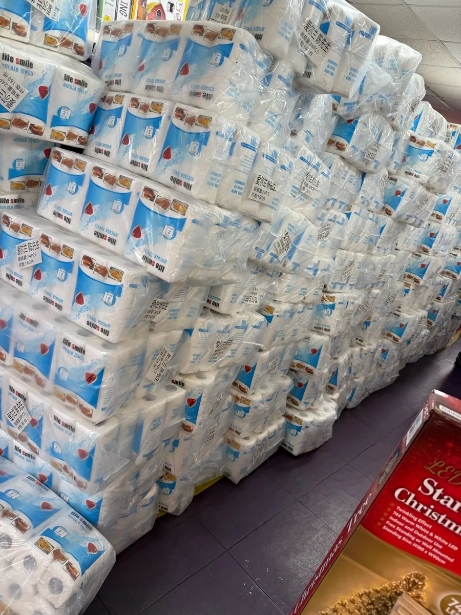 Toilet rolls and kitchen rolls - Image 1