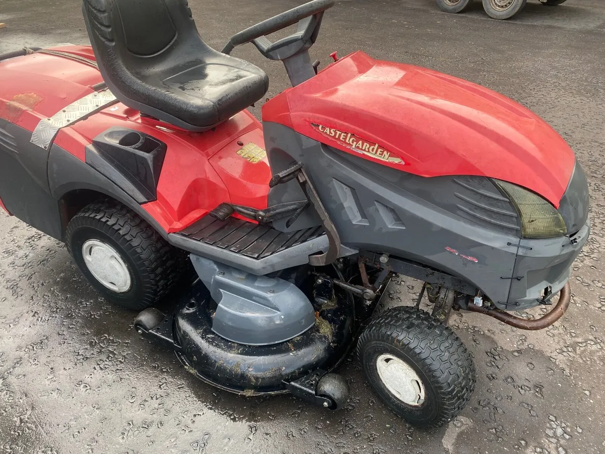 Ride on lawnmower. Over £1000 spent 48 cut deck - Image 2