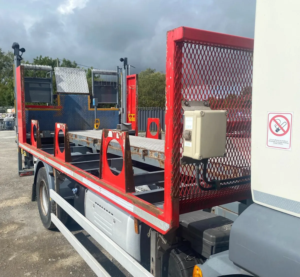 Tail Lift & Gas Carrier Body - Image 3