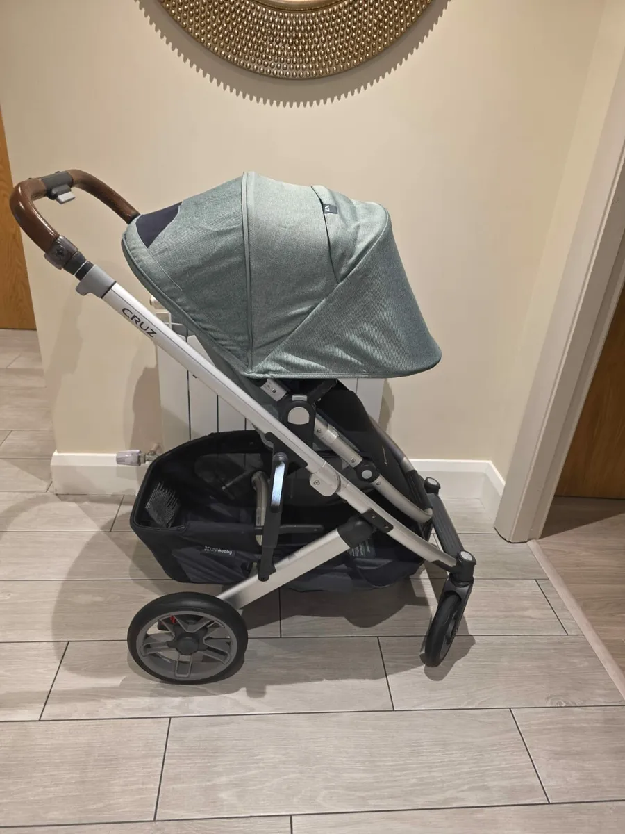 As New Uppababy Cruz  V2 - Image 3