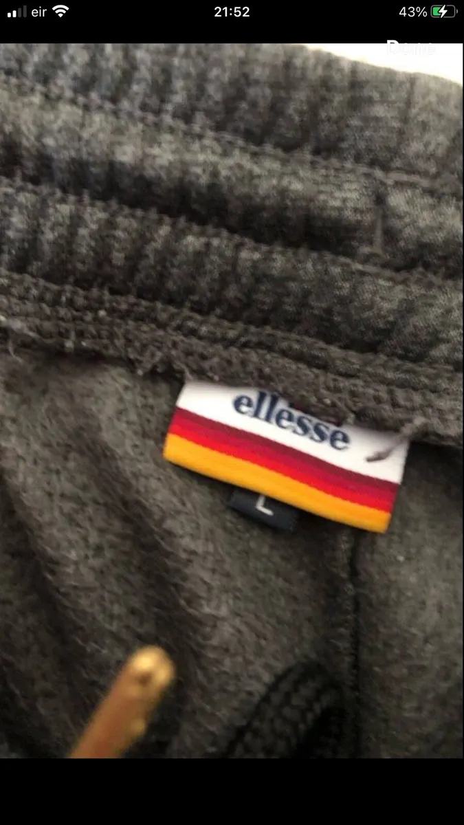 Mens  bottoms size L €10 - Image 3