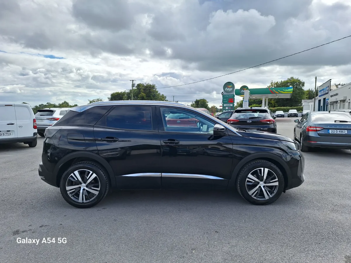 Peugeot 3008 1.5 Allure *High Spec/Camera/Half Lea - Image 2