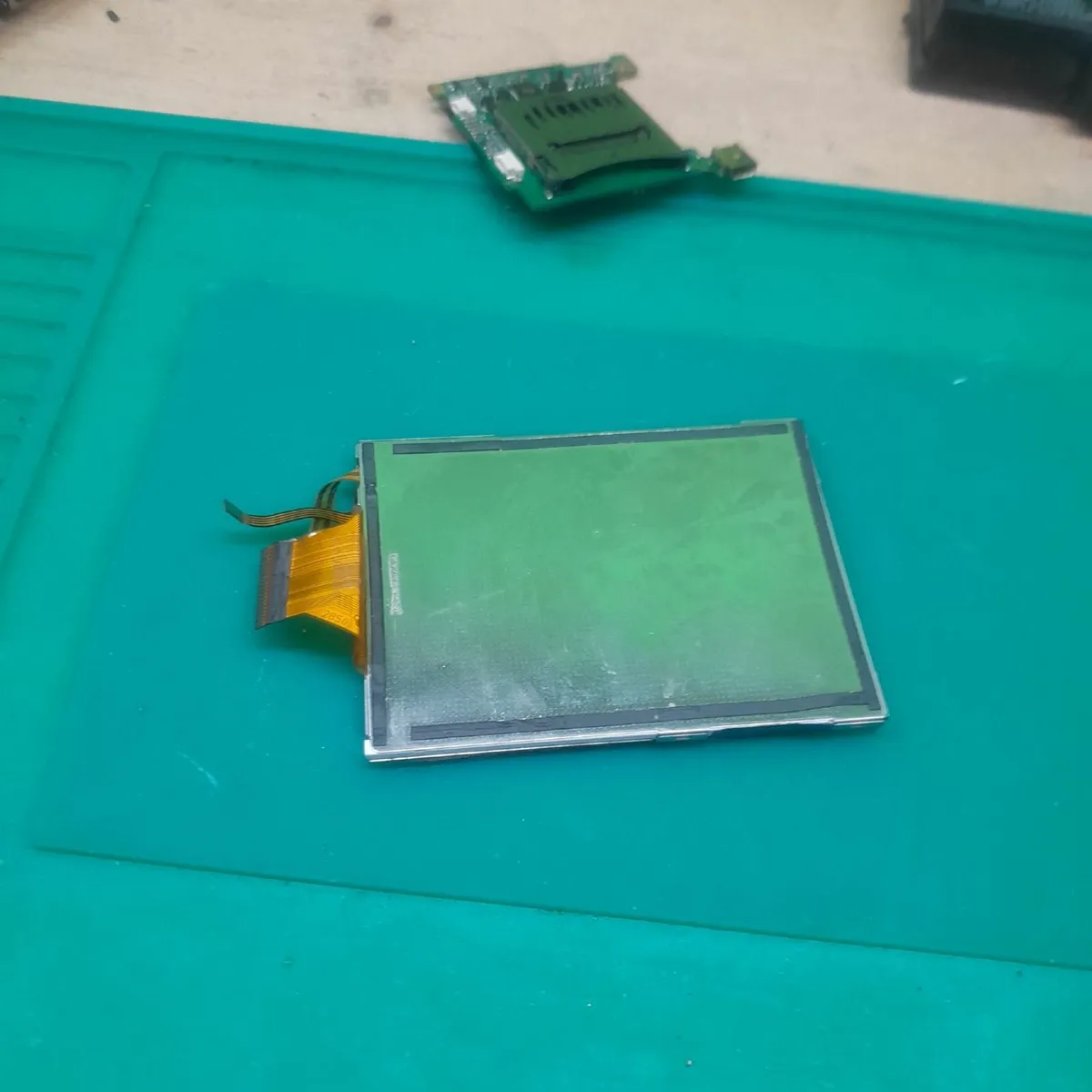 LCD screen for Coolpix camera with touch screen - Image 1