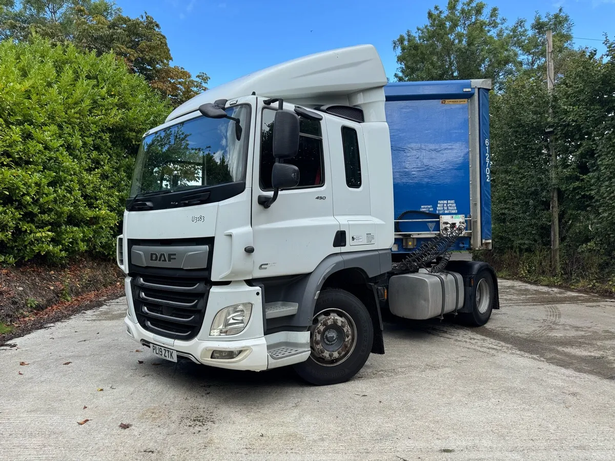 33 foot trailer (rear steer) - Image 3