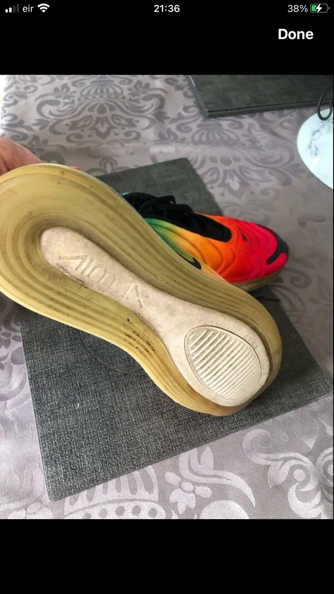 Mens Nike trainers size 8 €60 - Image 4