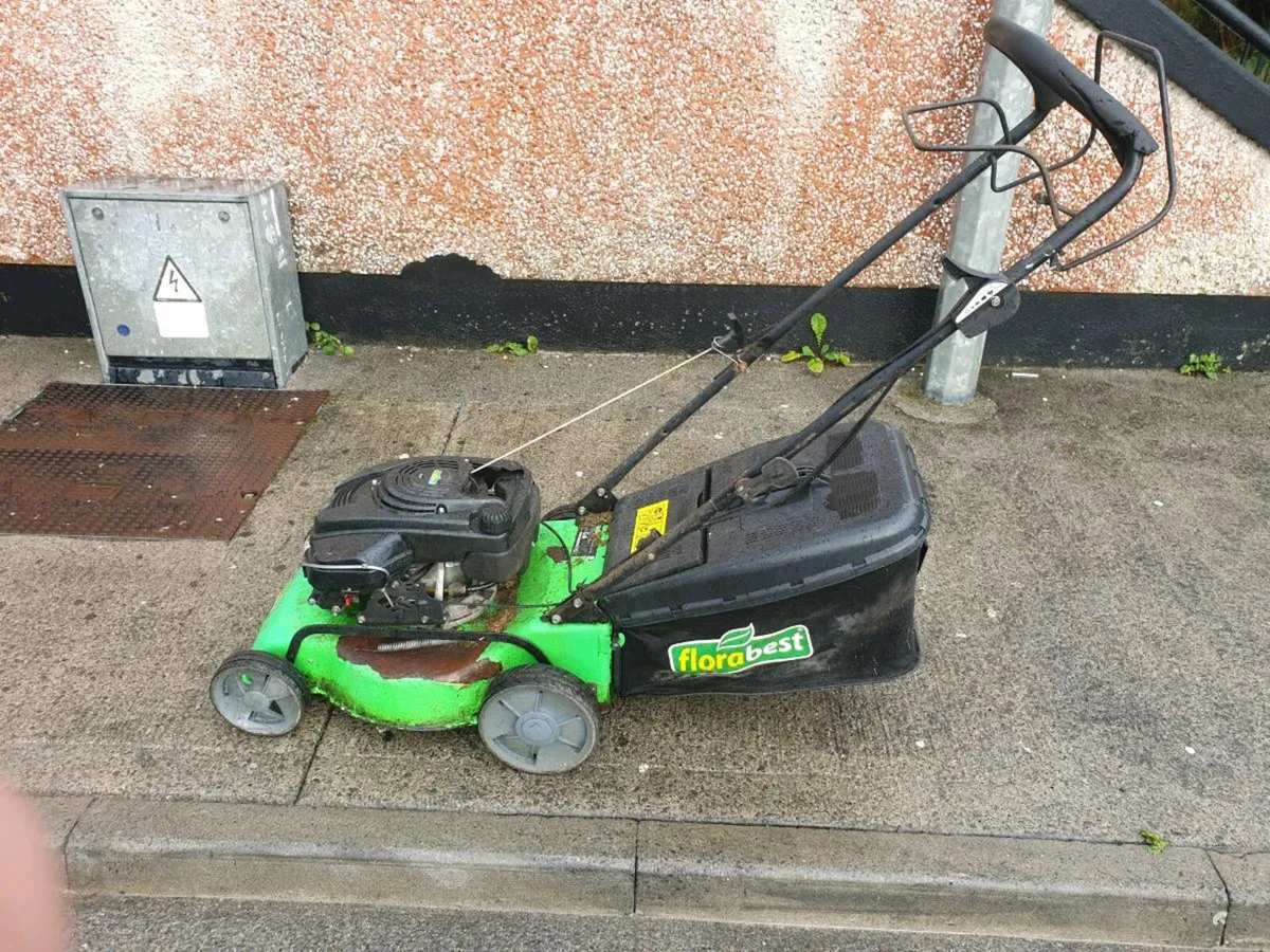 PETROL LAWNMOWER - Image 4
