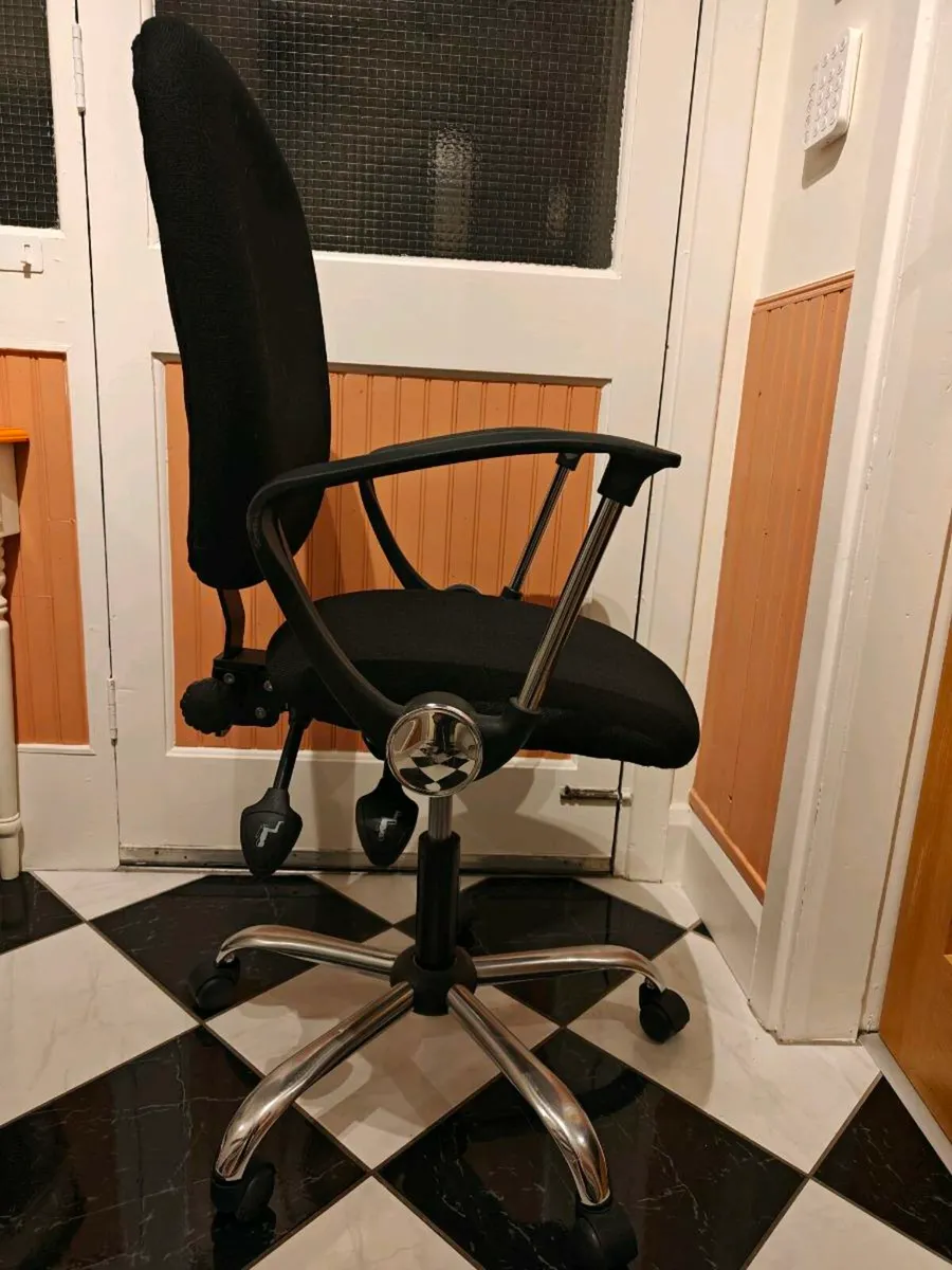 Office chair excellent condition - Image 2