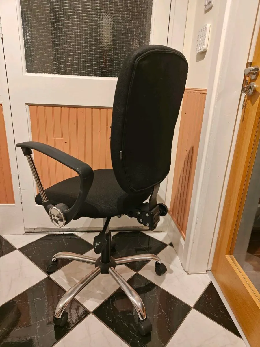 Office chair excellent condition - Image 3