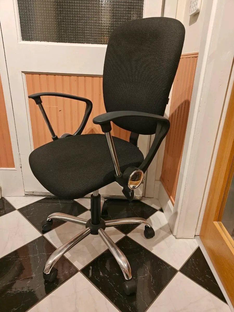 Office chair excellent condition - Image 4